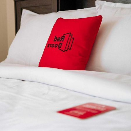 Reddoorz @ Jalan Brigjend Katamso Medan 2 Hotel Exterior photo